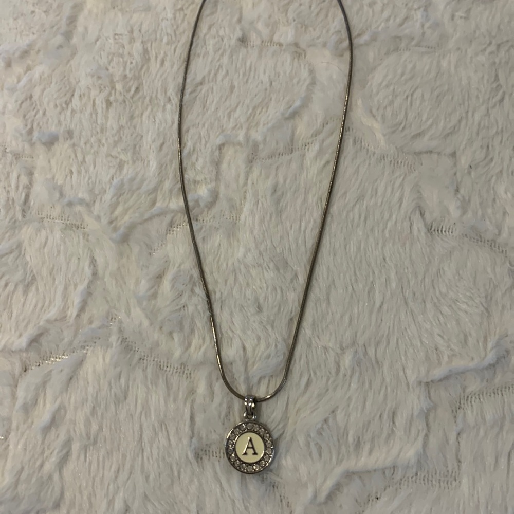 Circle A pendant witch chain‎